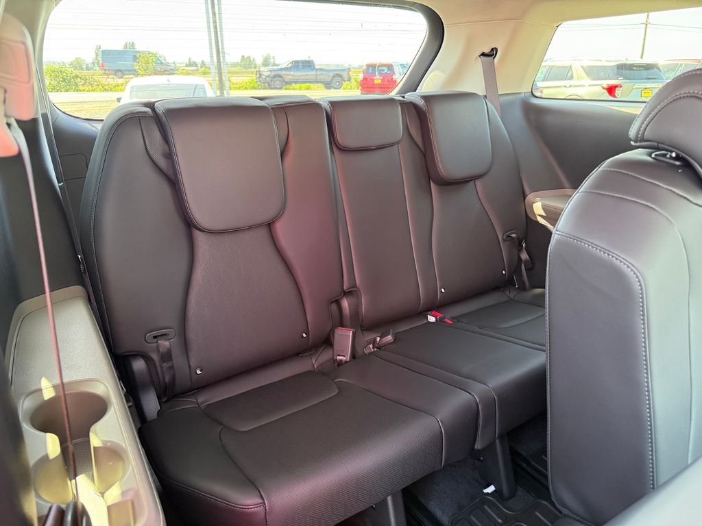 New 2026 Snow White Pearl Kia LXS image 14