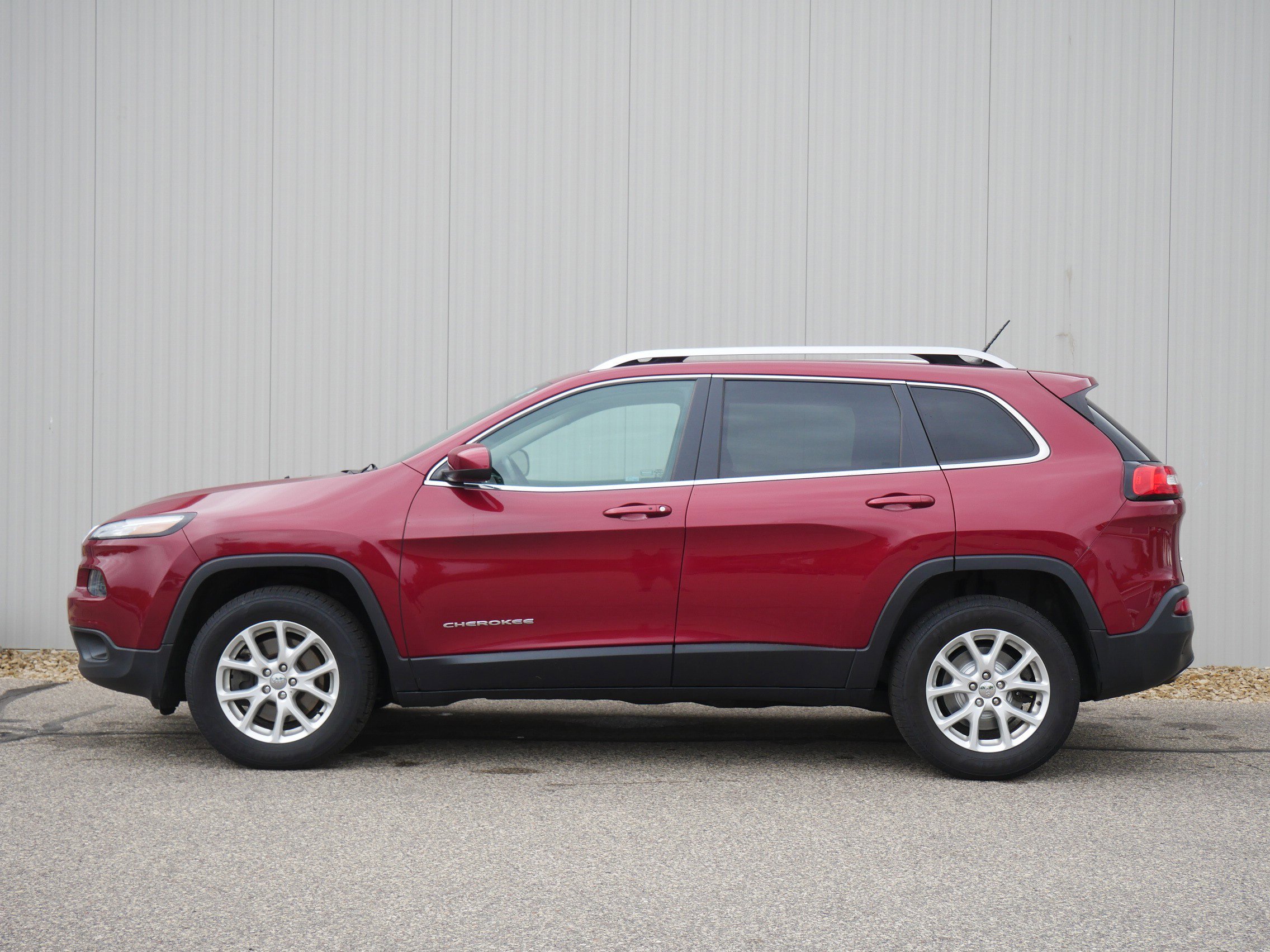 Used 2014 Jeep Cherokee Latitude with VIN 1C4PJMCS4EW203168 for sale in Hastings, Minnesota