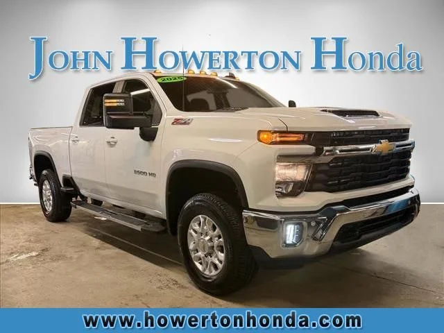 Used 2025 White Chevrolet LT image 1