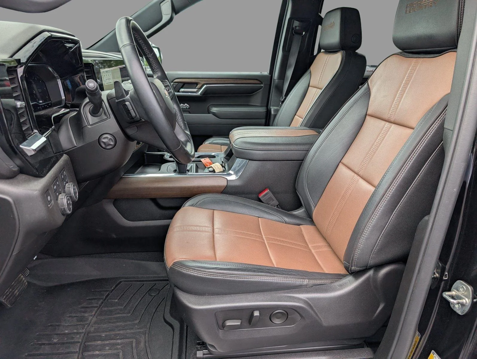 Used 2024 Black Chevrolet High Country image 12