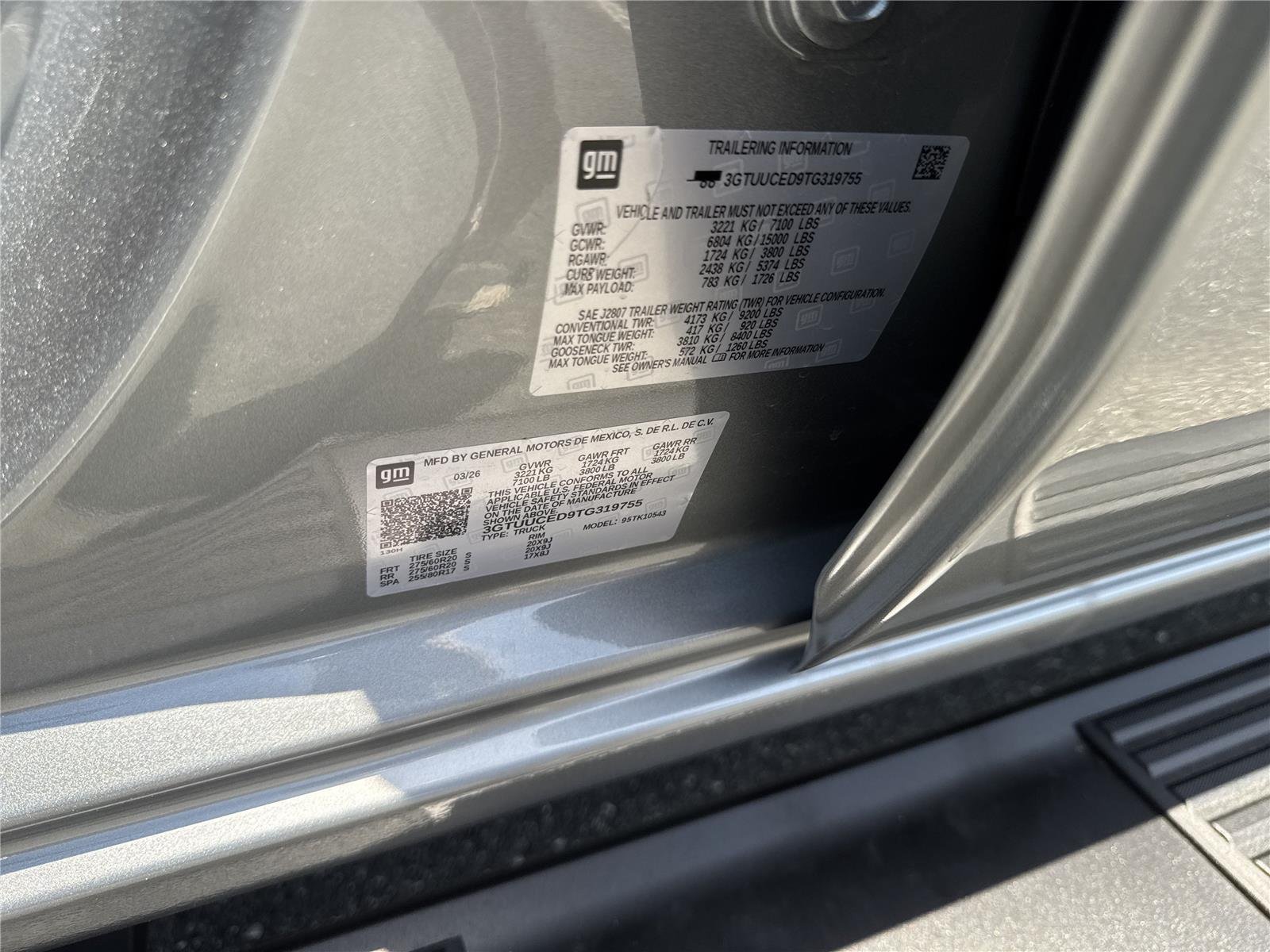 New 2026 Sterling Metallic GMC Elevation image 38