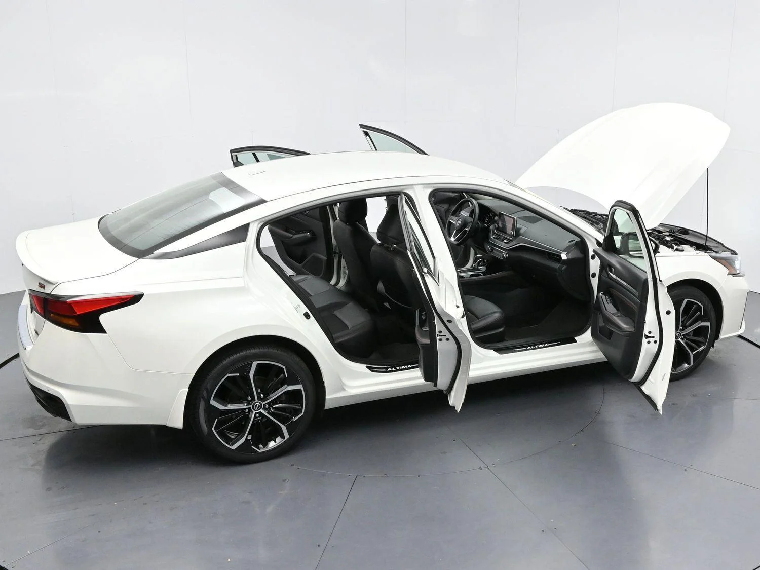 Used 2023 Pearl White Tricoat Nissan 2.5 SR image 36