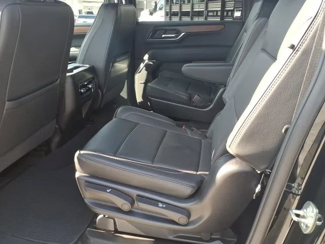 Used 2025 Onyx Black GMC Denali image 9
