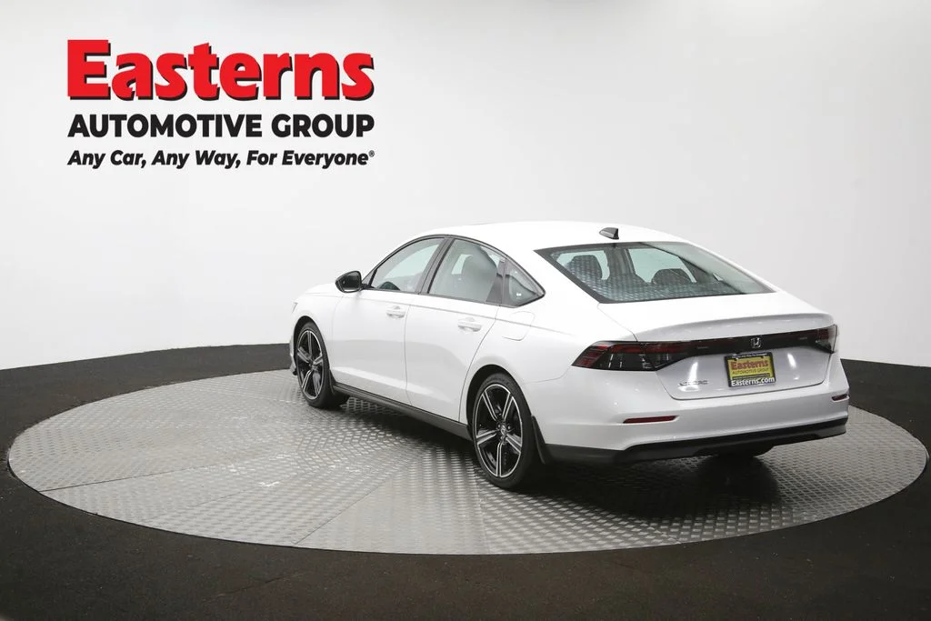 Used 2026 White Honda SE image 64