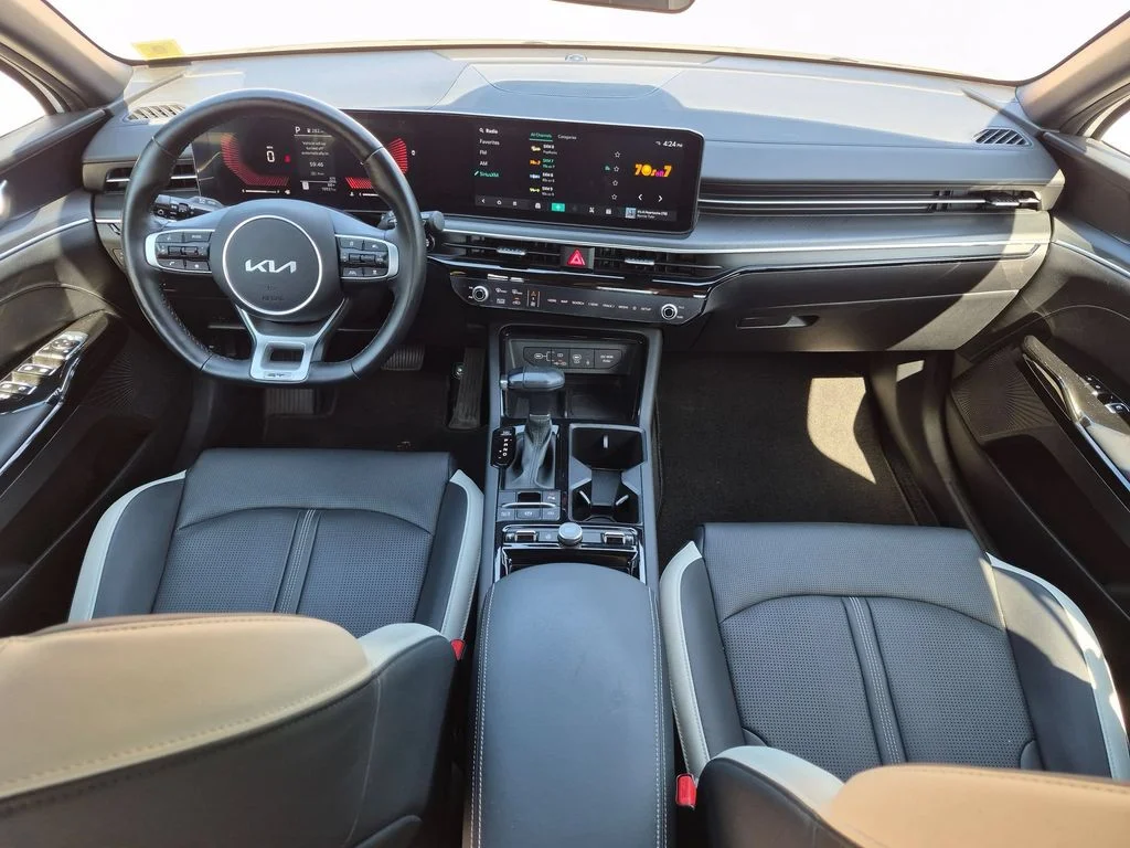 Used 2025 White Kia GT-Line image 20