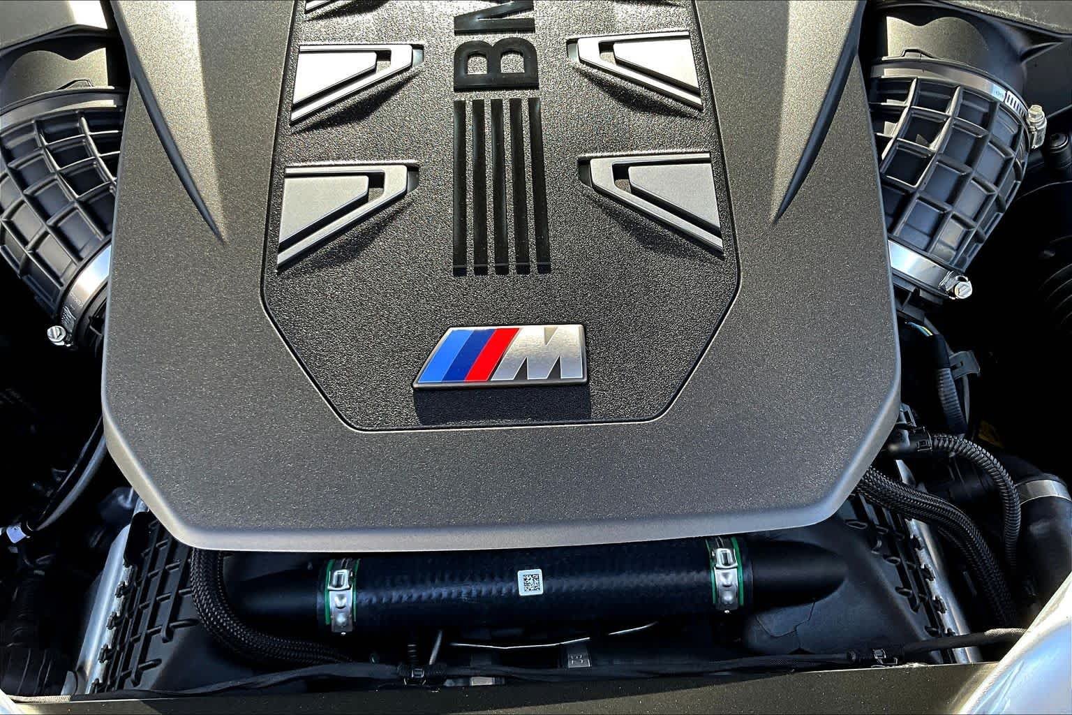 New 2026 Skyscraper Grey Metallic BMW M60i image 17