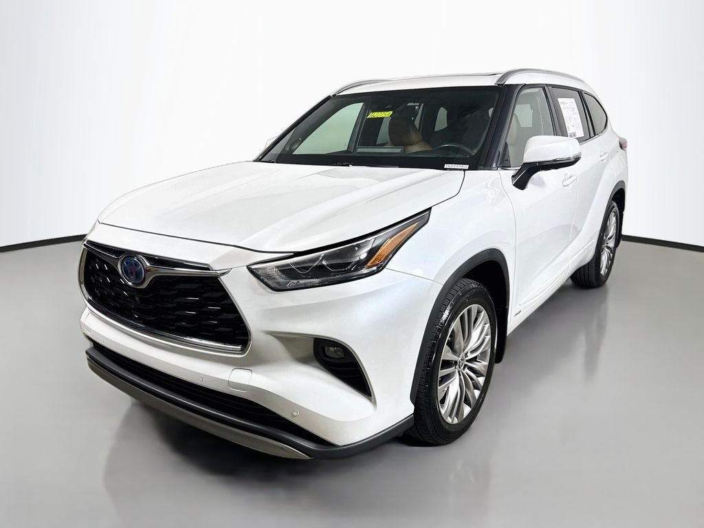 Used 2022 Wind Chill Pearl Toyota Hybrid Platinum image 3