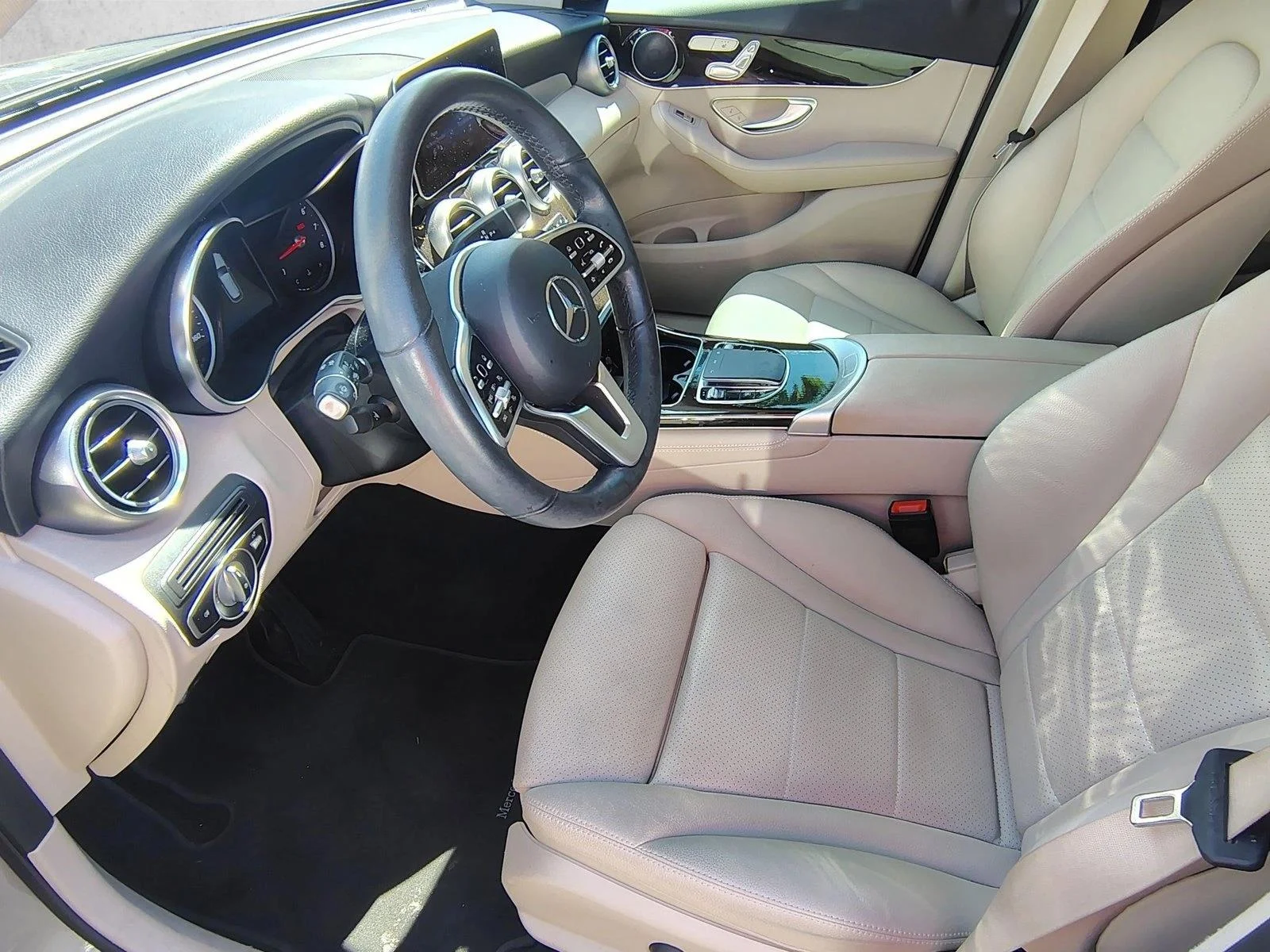 Used 2020 Mojave Silver Metallic Mercedes-Benz GLC 300 image 10