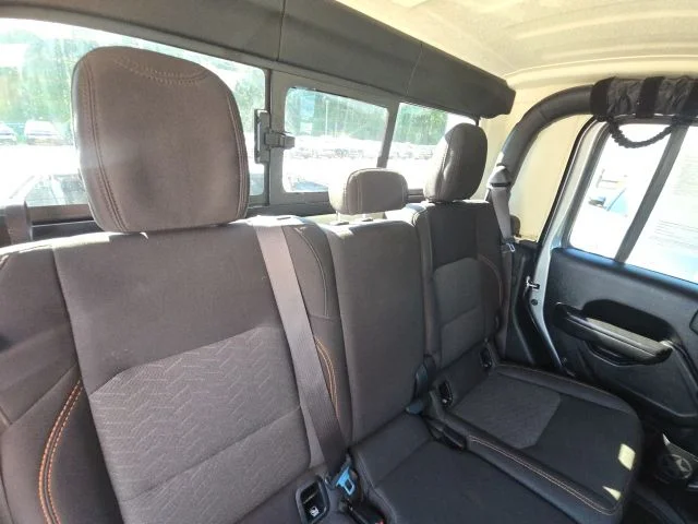 Used 2020 Silver Jeep Mojave image 15
