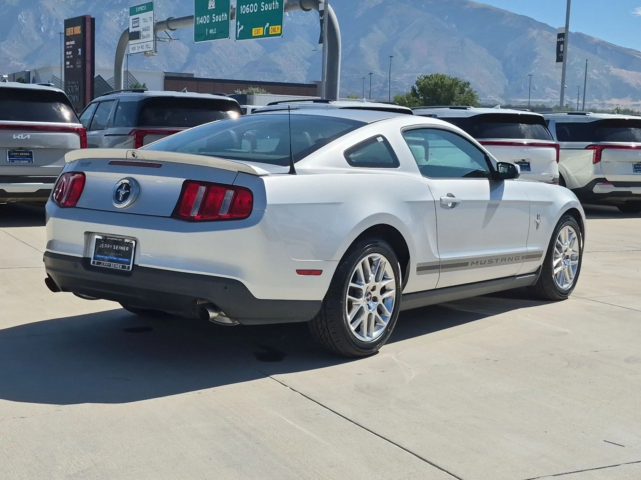 Used 2012 Ingot Silver Ford V6 Premium image 5