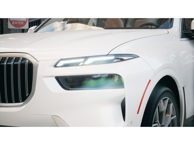 New 2027 Mineral White Metallic BMW  image 6
