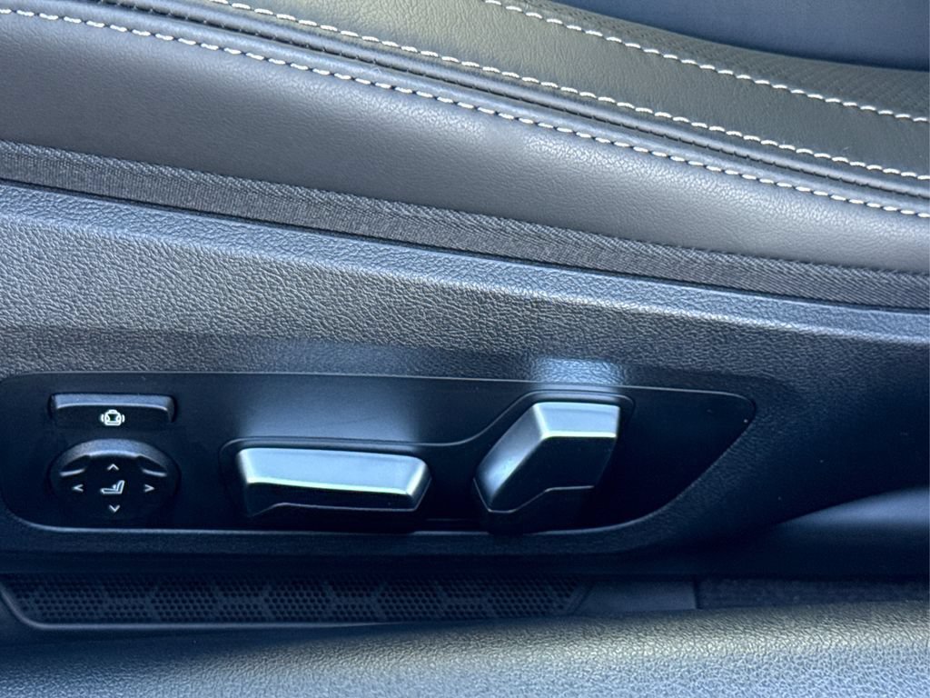 2026 BMW 8 Series 840i - Photo 25