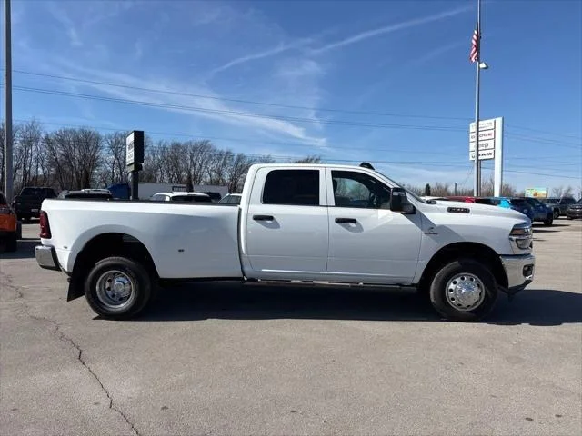 2026 RAM 3500 Tradesman - Photo 14