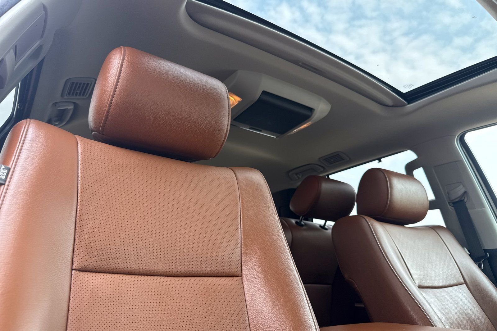Used 2021  Toyota Platinum image 17