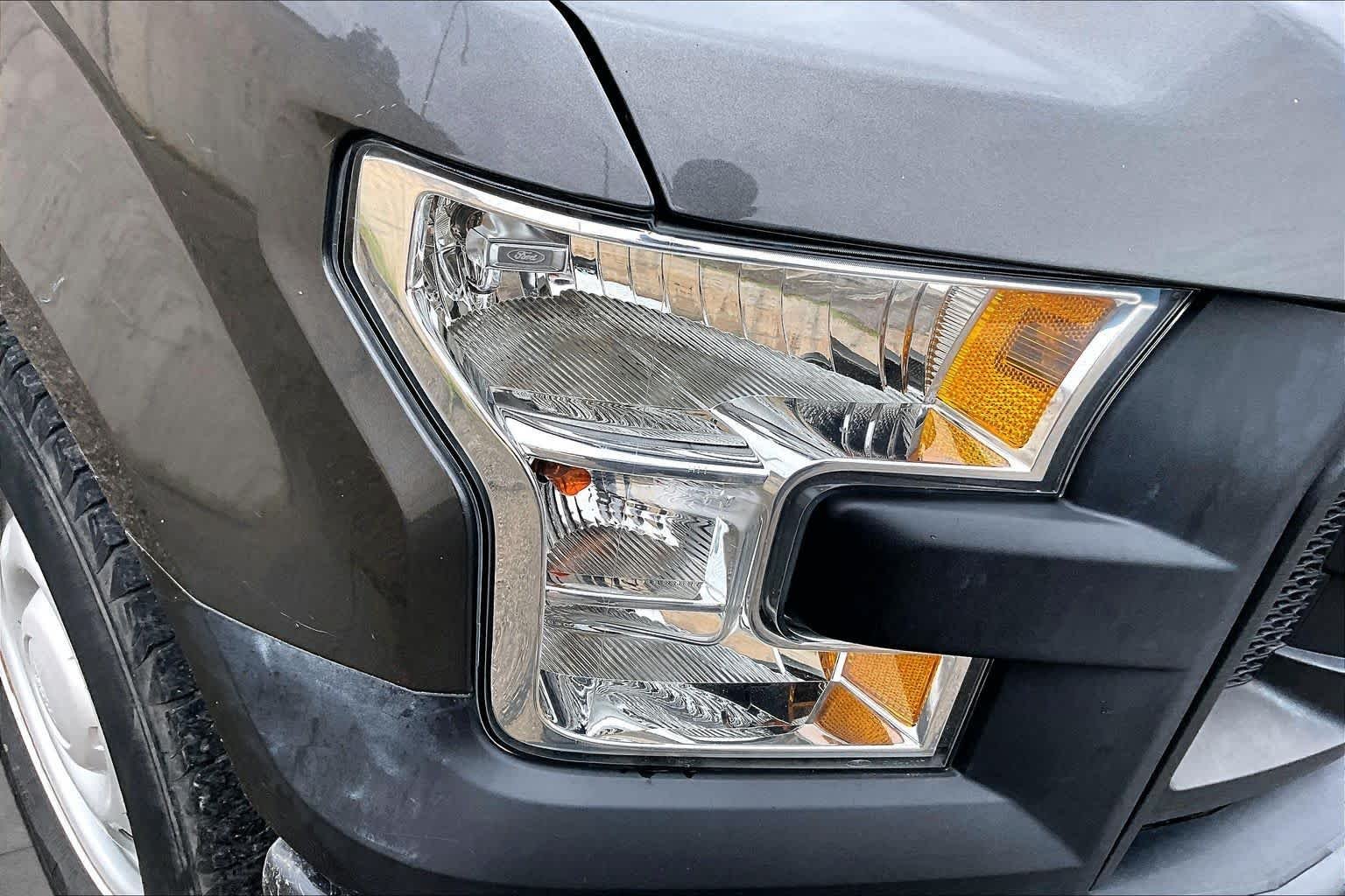 Used 2015 Magnetic Metallic Ford XL image 27