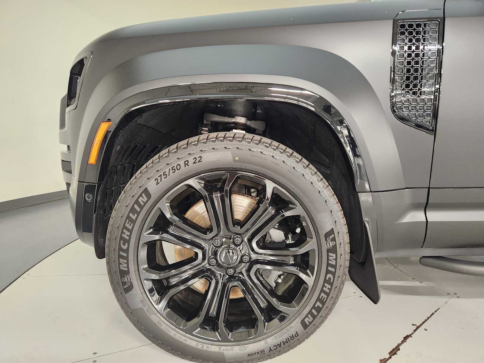 2026 Land Rover Defender OCTA Black - Photo 11