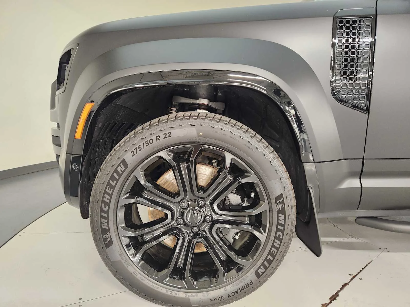 2026 Land Rover Defender OCTA Black - Photo 11