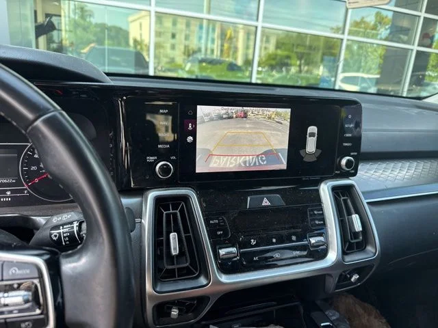 Used 2022 Red Kia S image 4