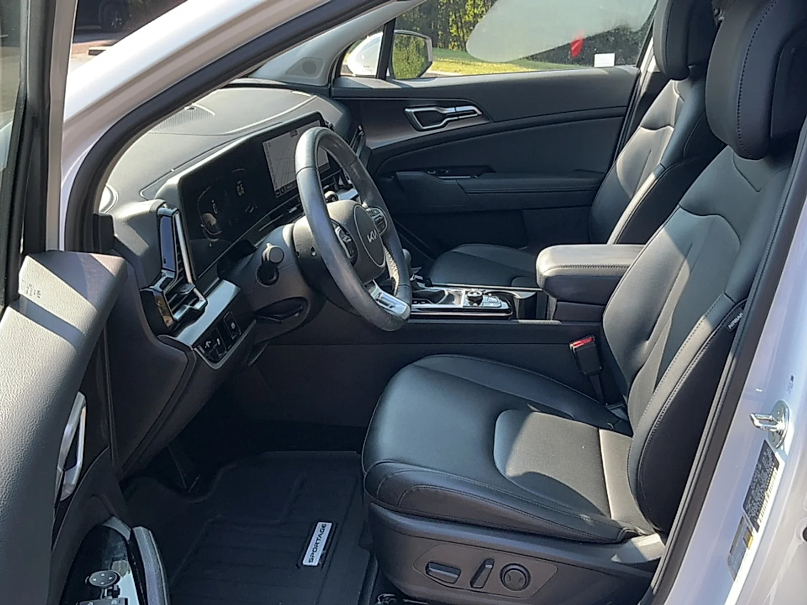 Used 2025 Glacial White Pearl Kia EX image 12