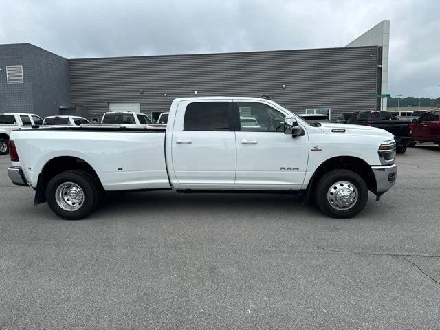 Used 2025 White Ram Laramie image 4