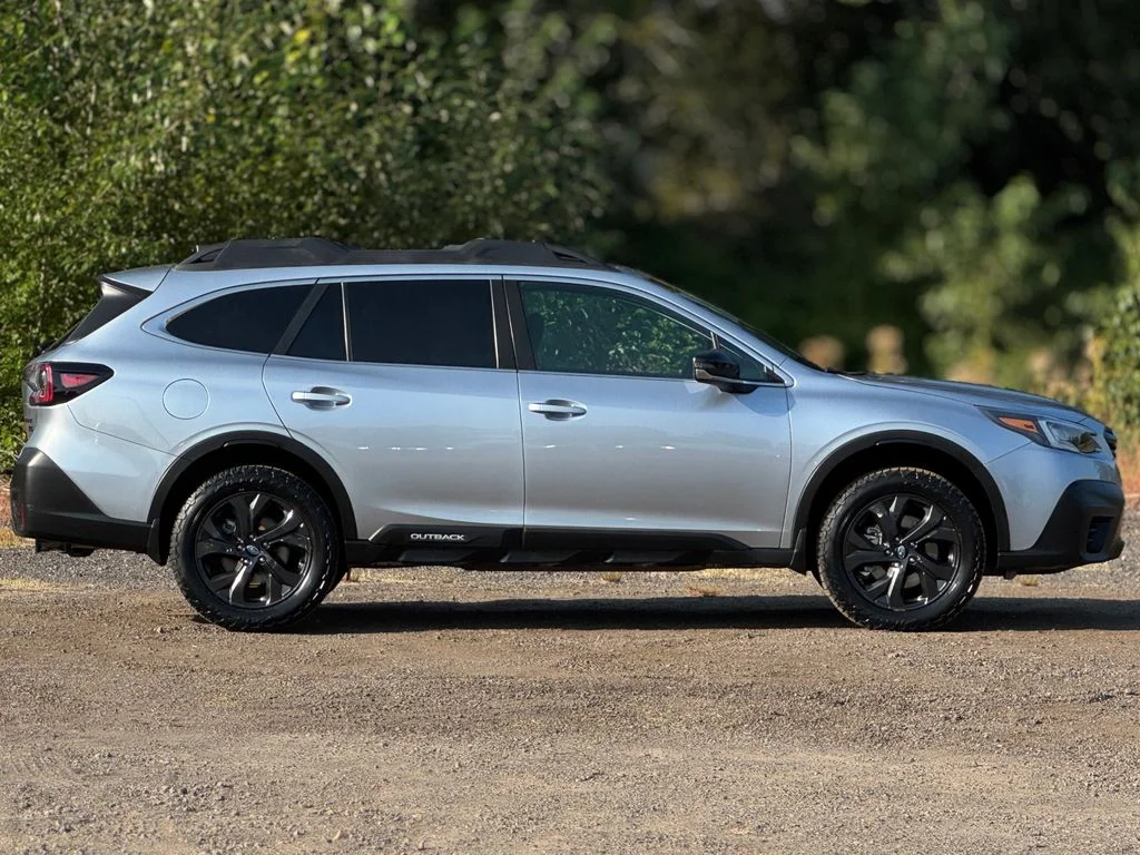 Used 2020 Ice Silver Metallic Subaru Onyx Edition XT image 8