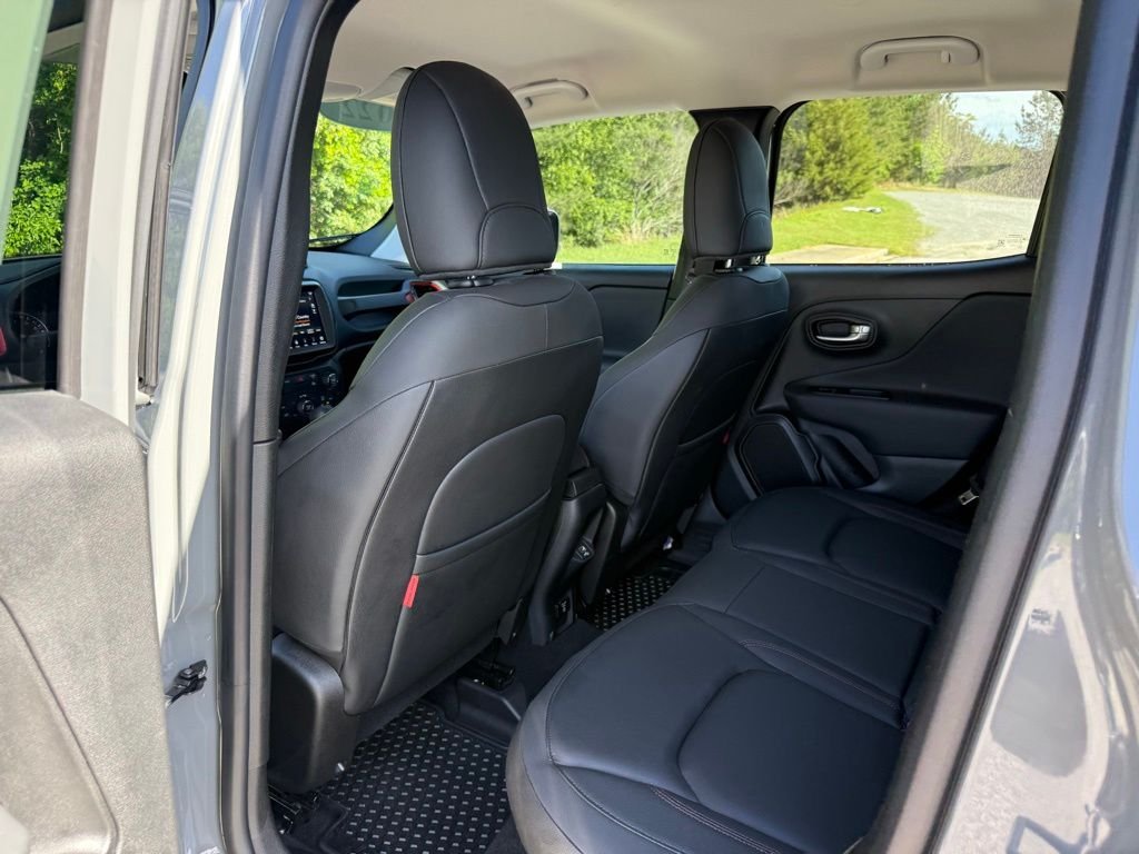 Used 2022 Gray Jeep Trailhawk image 27