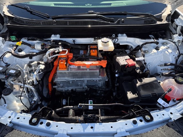 Certified Used 2024 Snowfall Pearl Honda Touring image 33