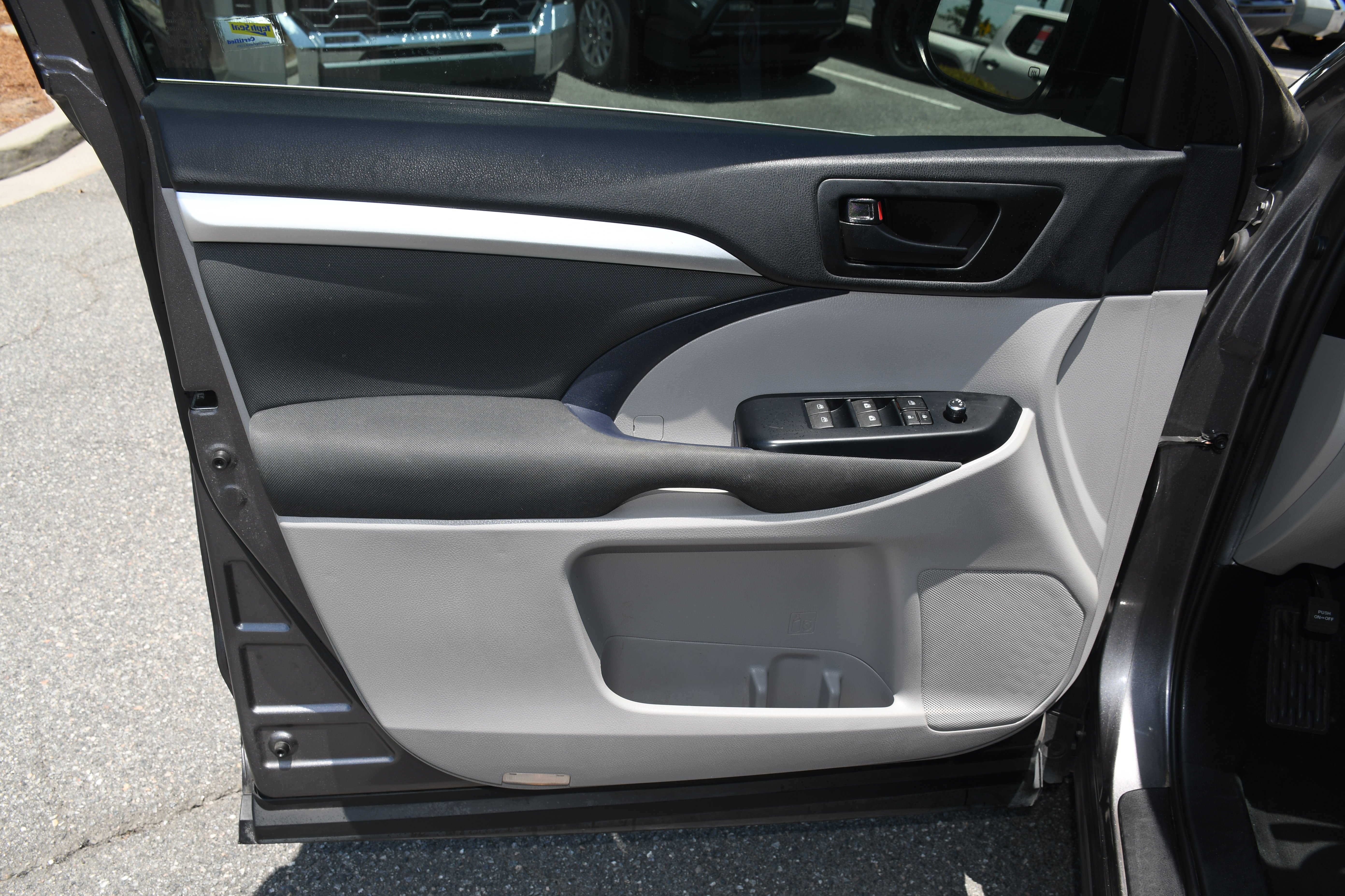 Used 2019 Gray Toyota LE image 8