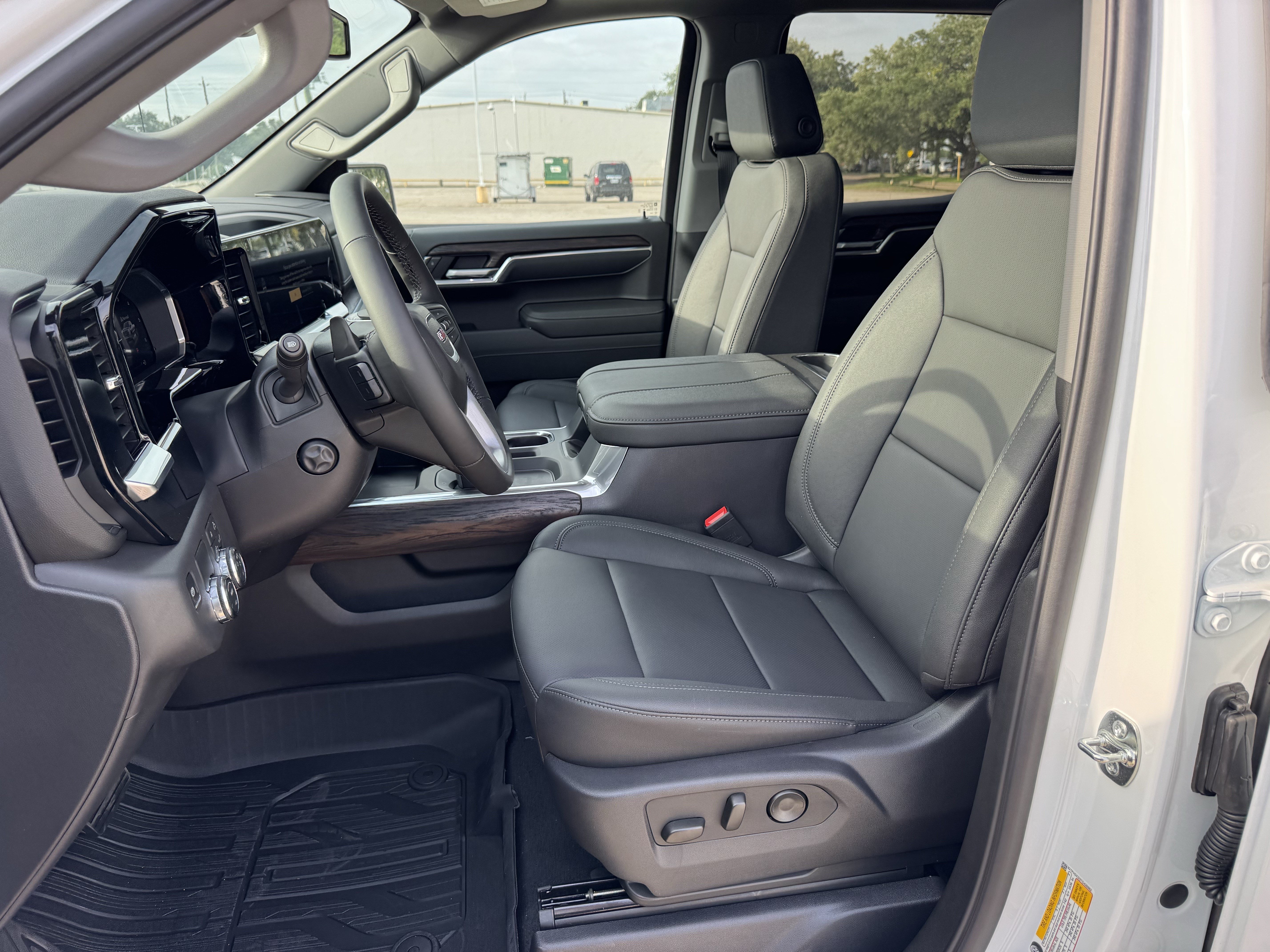 2026 GMC Sierra 1500 SLT - Photo 19