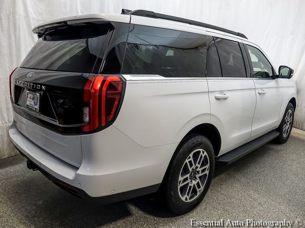 Used 2025 Oxford White Ford Active image 8
