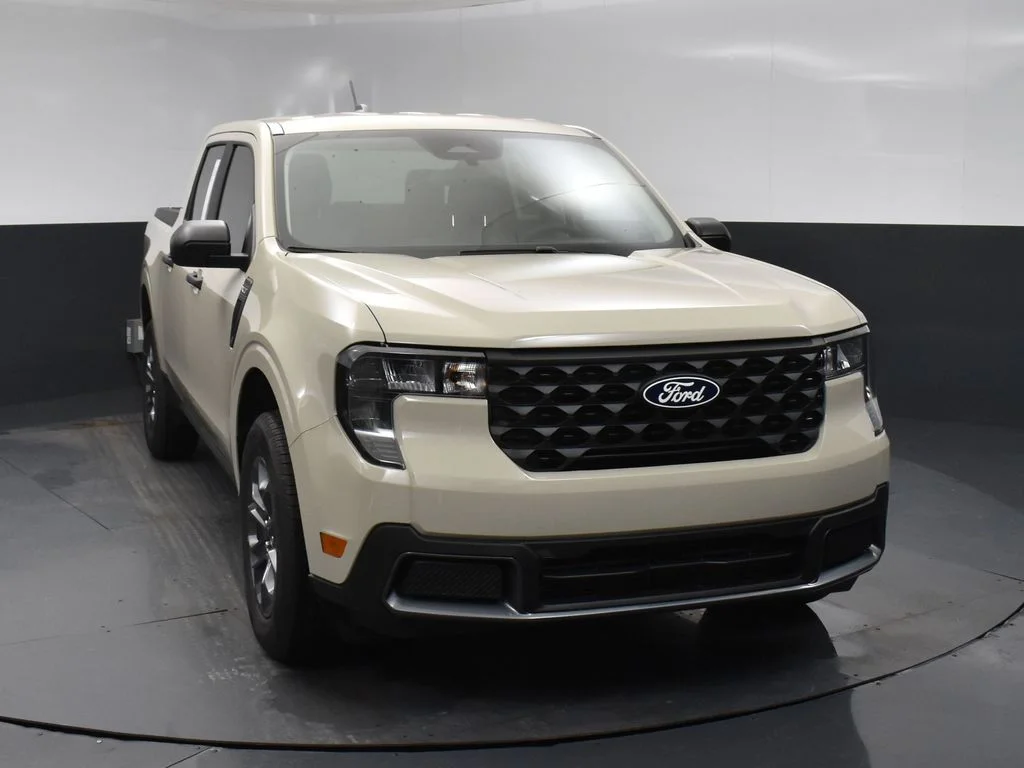 New 2025 Beige Ford XLT image 6