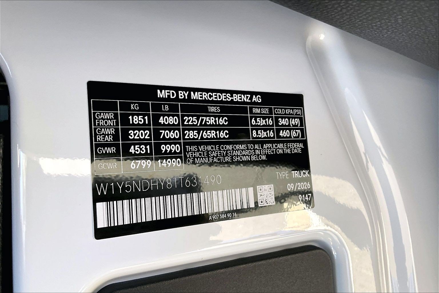 New 2026 Arctic White Mercedes-Benz Cargo 170 WB image 23
