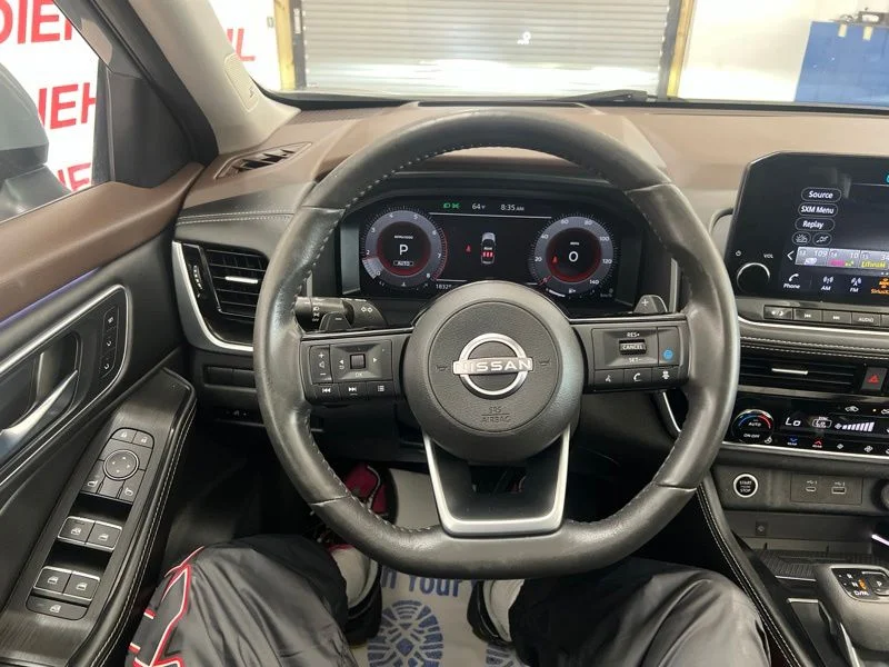 Used 2023 Gray Nissan Platinum image 22