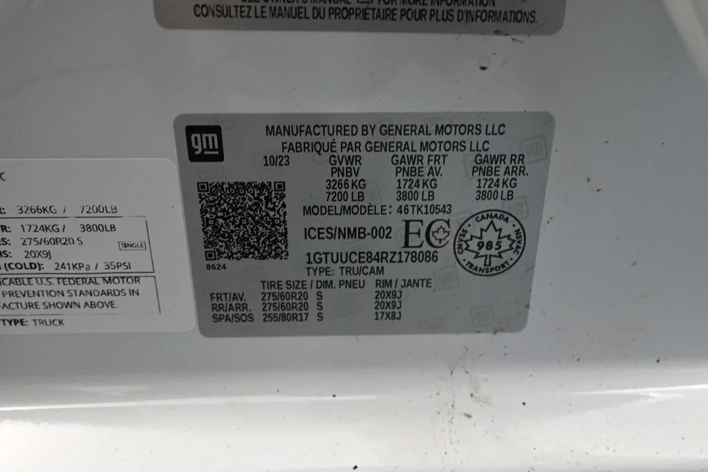 Certified Used 2024 White GMC Elevation image 38