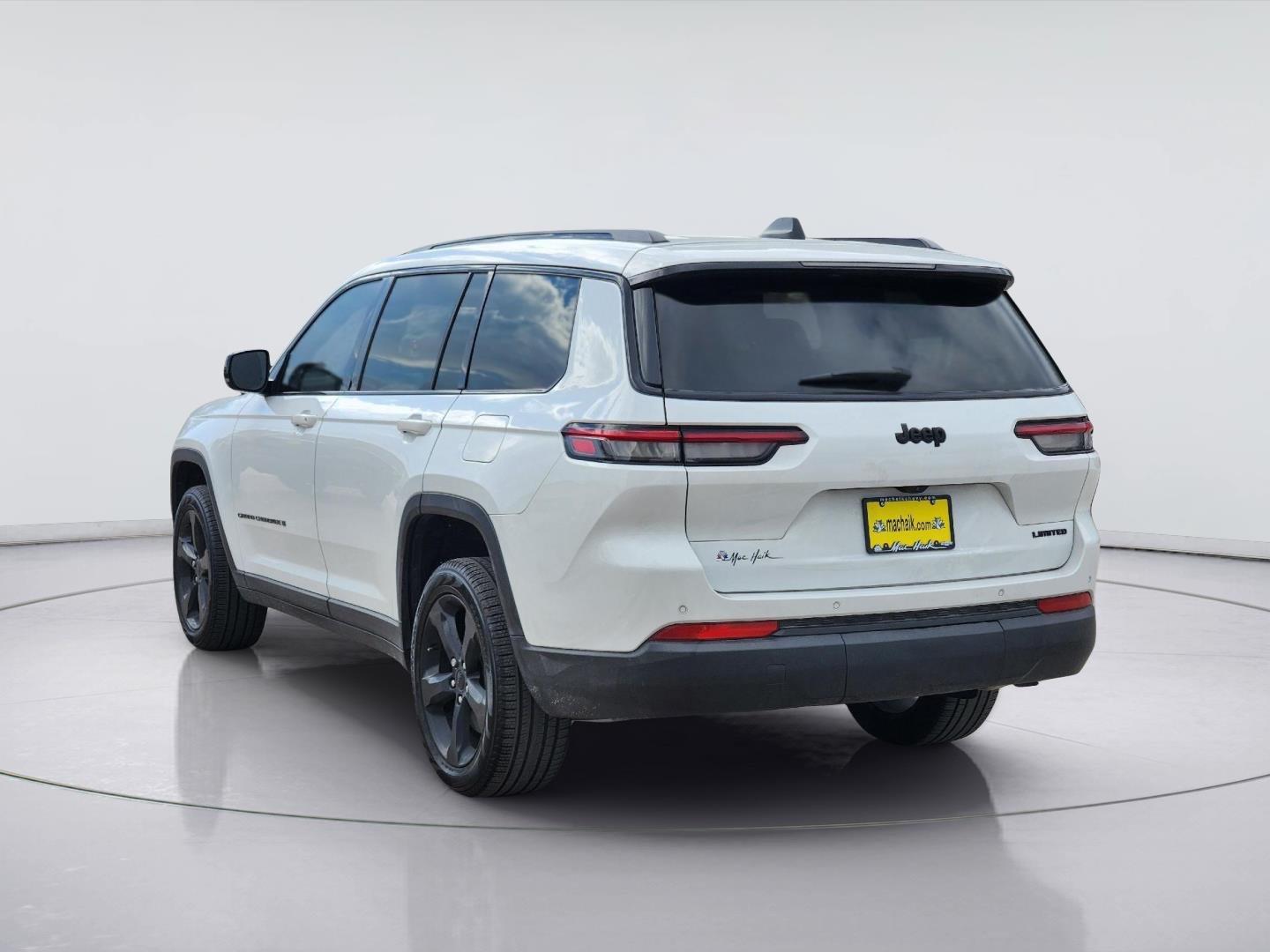 2025 Jeep Grand Cherokee L photo 7 of 35
