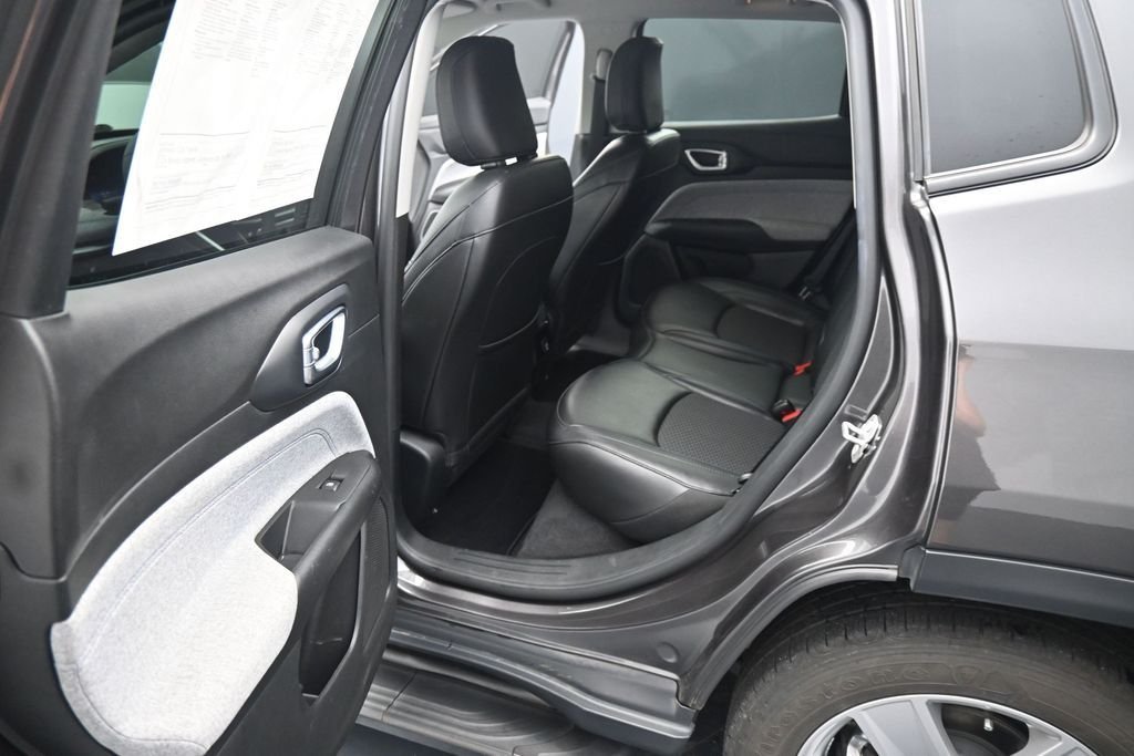Used 2022 Gray Jeep Latitude image 21