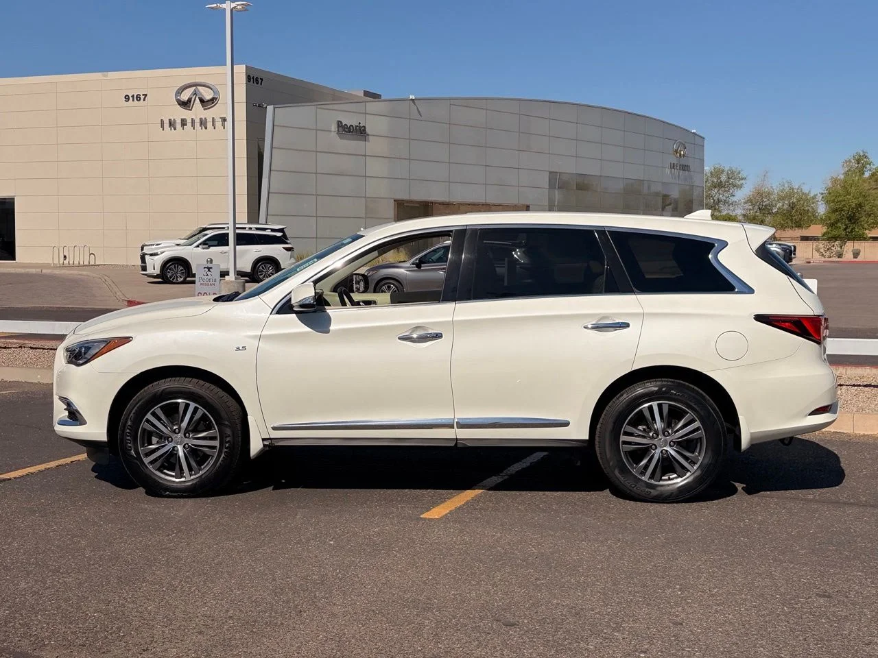 Used 2020 Majestic White INFINITI Pure image 2