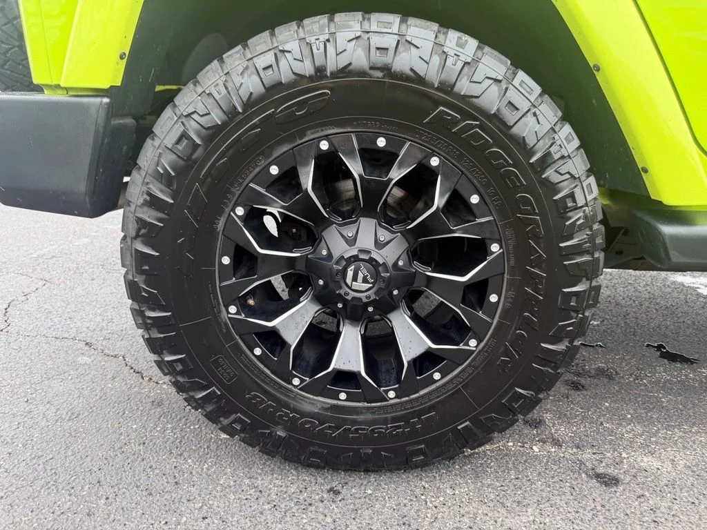 Used 2017 Green Jeep Unlimited Sahara image 50