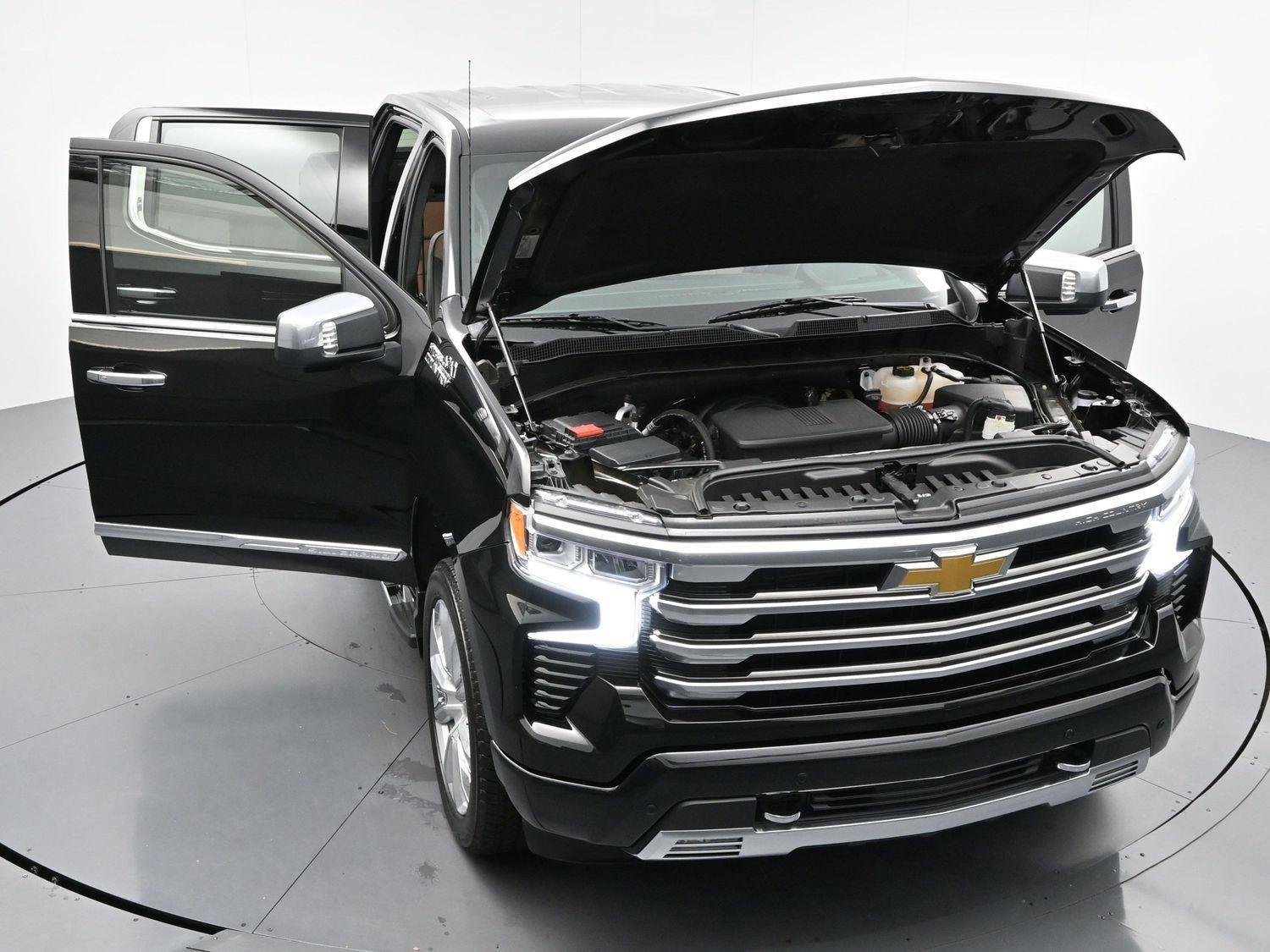 Used 2025 Black Chevrolet High Country image 41