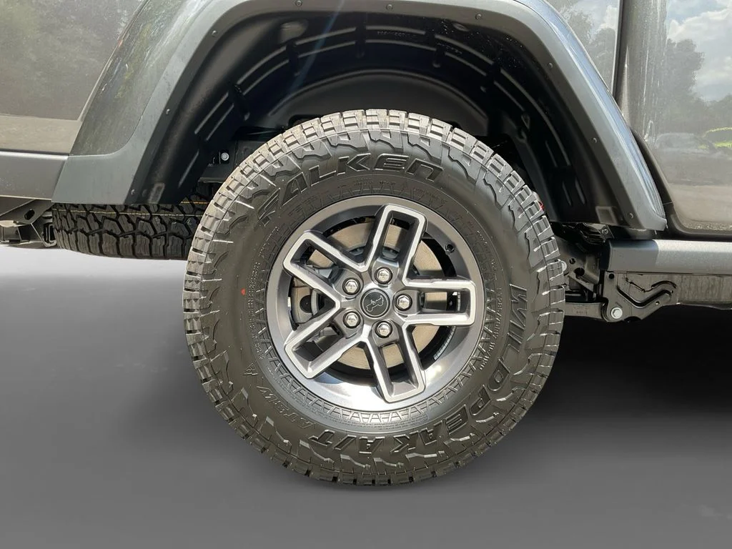 Used 2025 Gray Jeep Mojave image 15