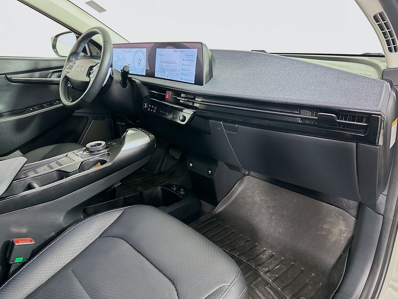Used 2024 Glacier Kia Wind image 30