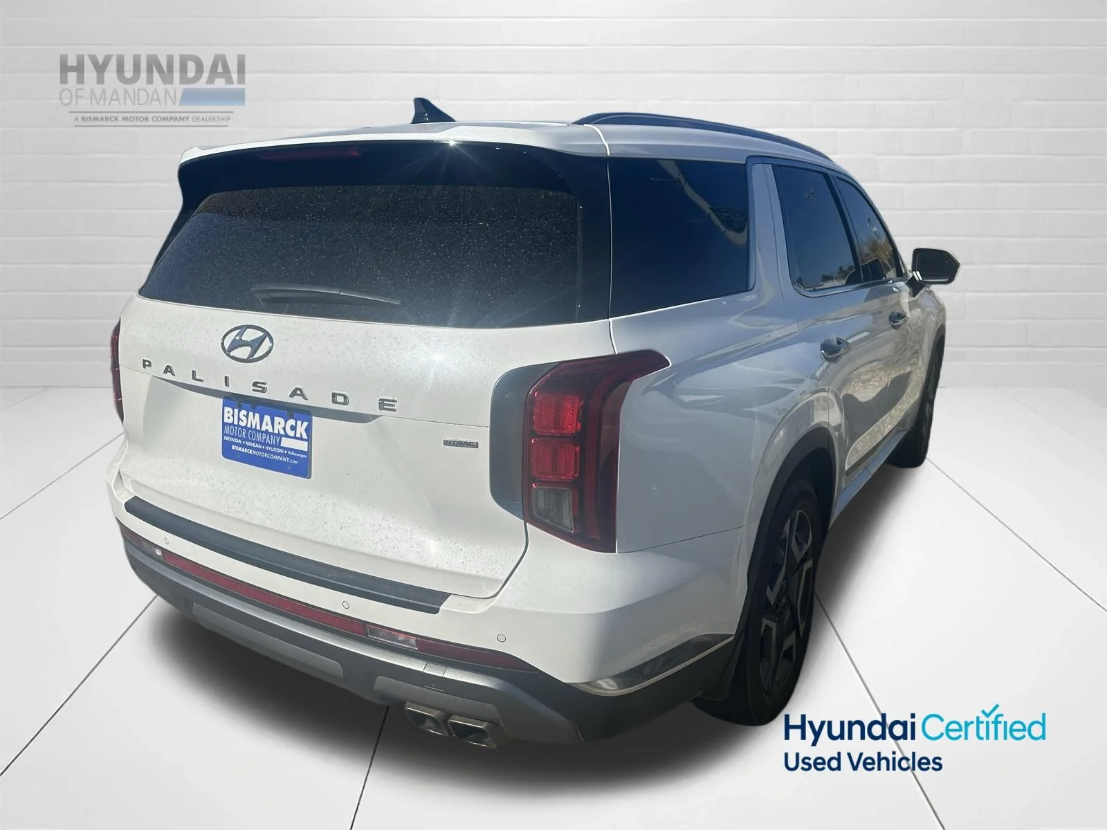Used 2023 White Hyundai Limited image 5