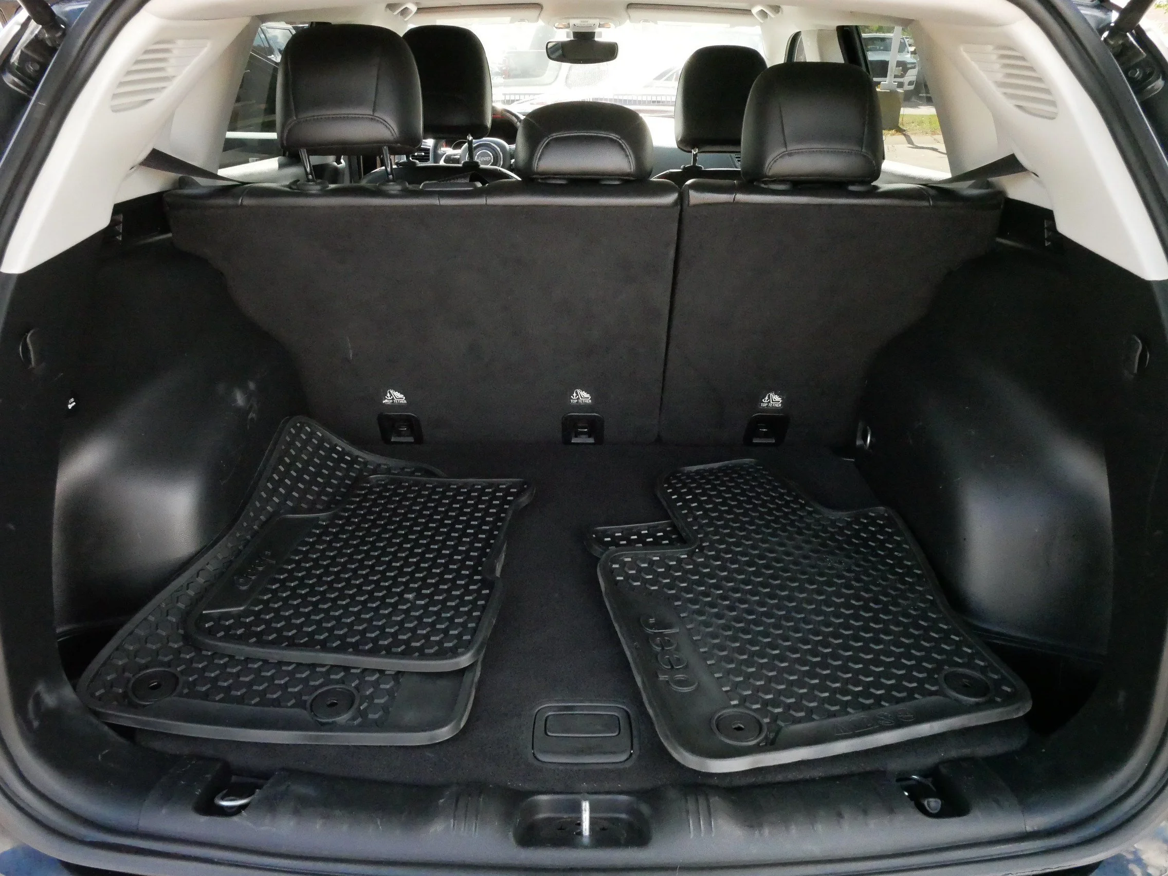 Used 2018 Diamond Black Crystal Pearlcoat Jeep Trailhawk image 20