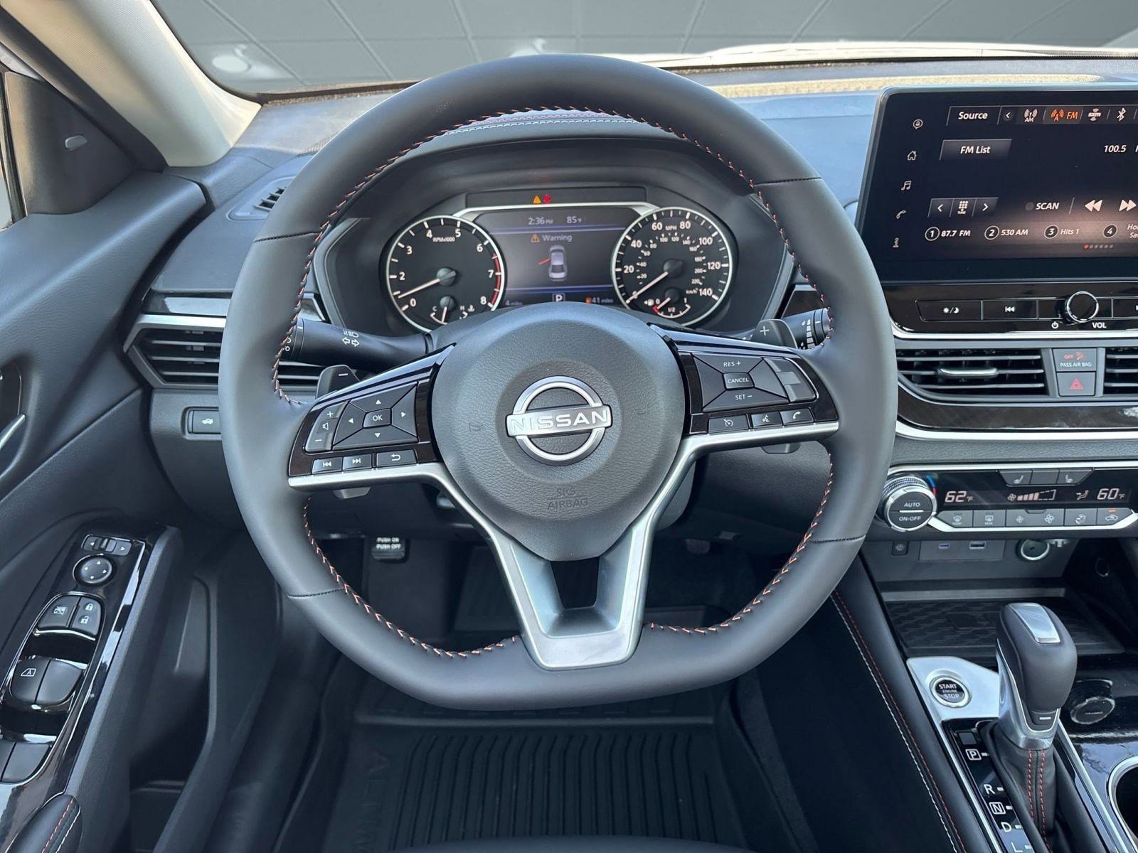 2025 Nissan Altima SR - Photo 24