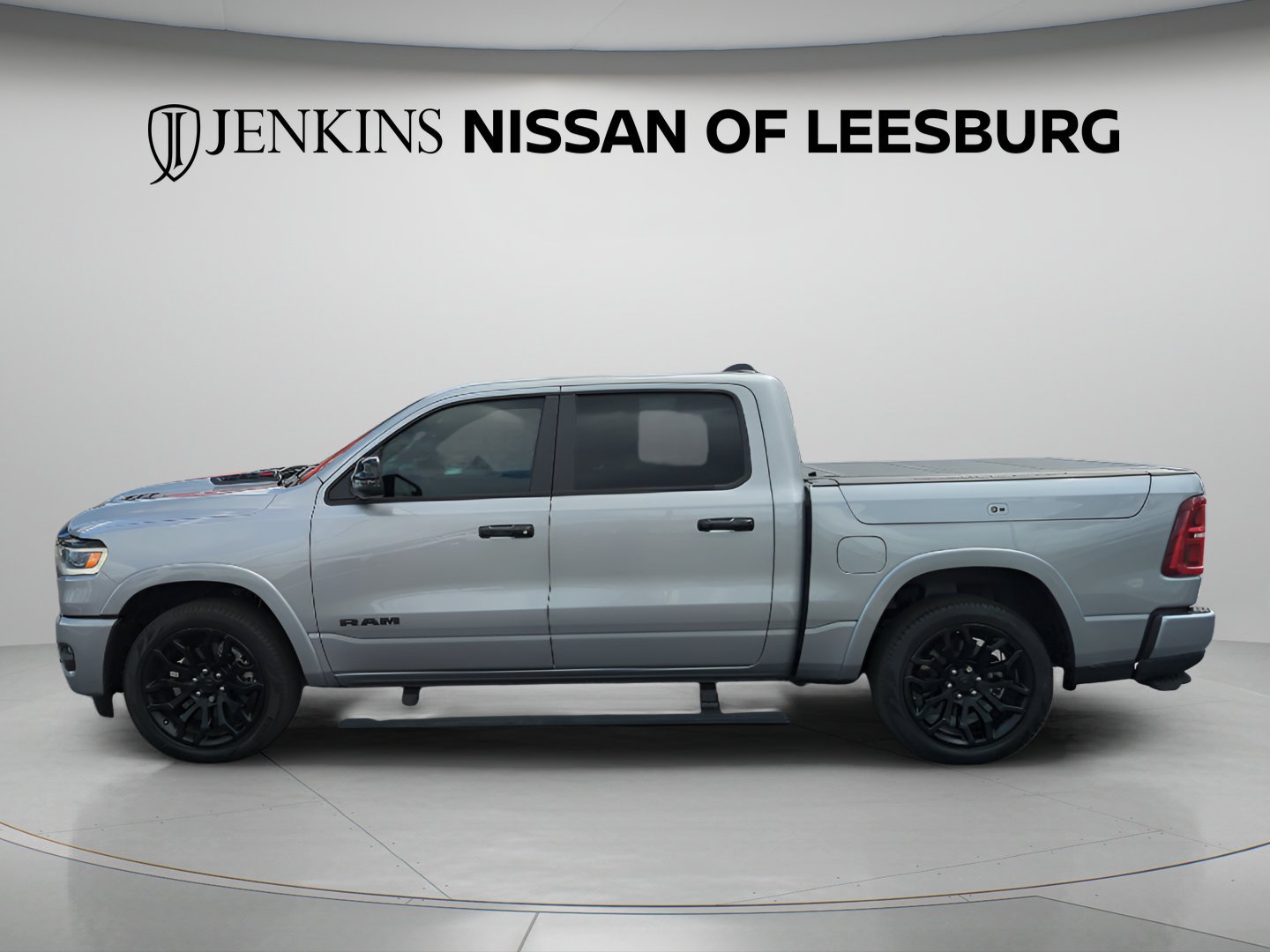 Used 2025 Billet Silver Metallic Clearcoat Ram Limited image 9