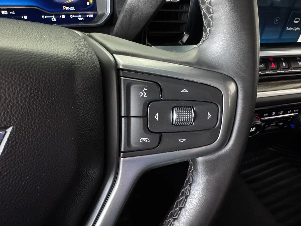 Certified Used 2025 Summit White Chevrolet LT image 18