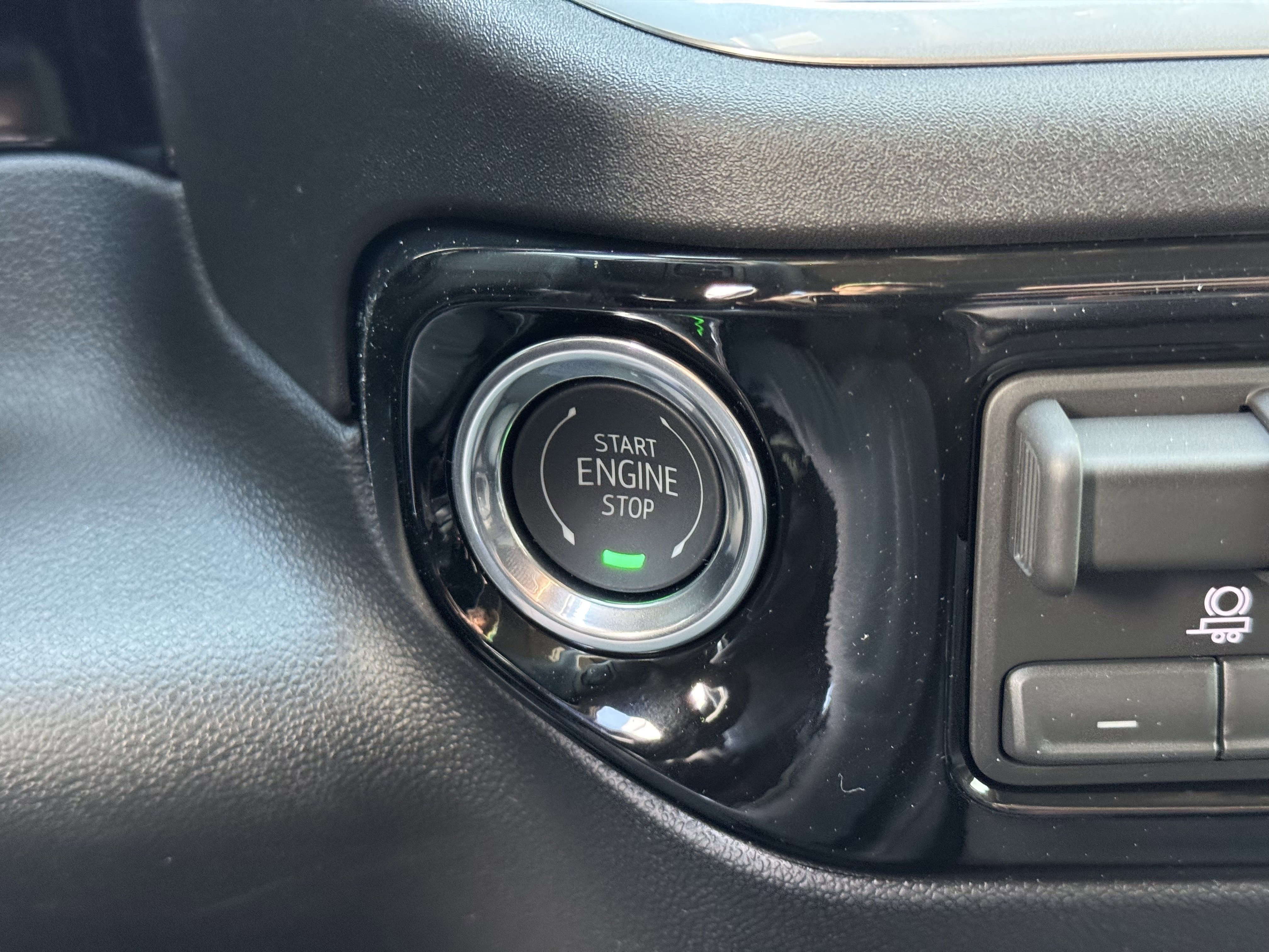 Used 2026 Summit White Chevrolet LT image 24