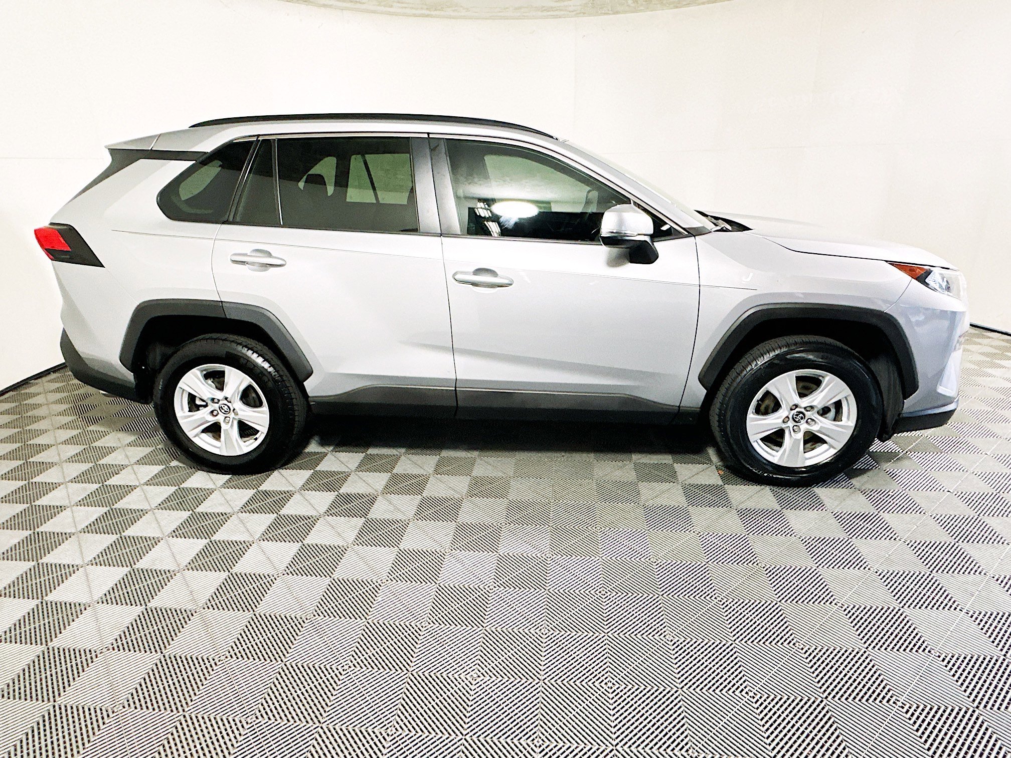 Used 2020 Silver Sky Metallic Toyota XLE image 2