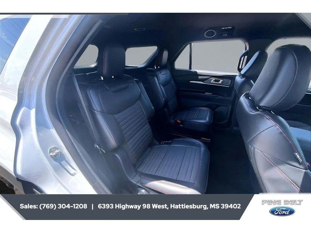 New 2026 Space White Metallic Ford ST-Line image 20