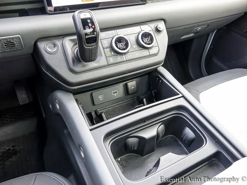 2023 Land Rover Defender X-Dynamic SE - Photo 22